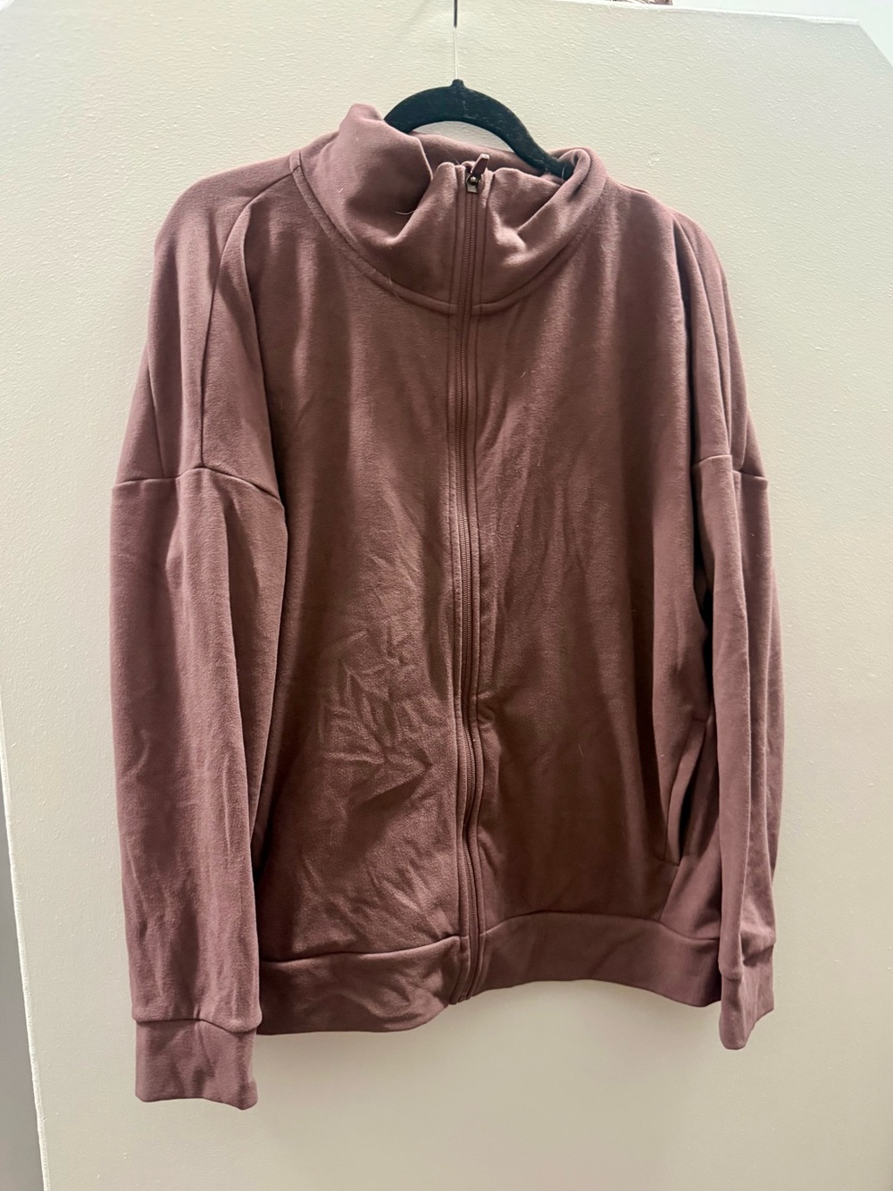 Size xl Mondetta sweater…